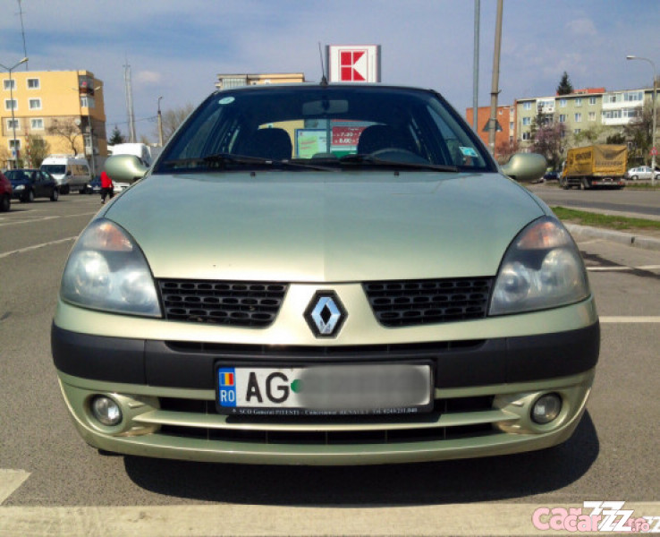 Renault symbol 2005