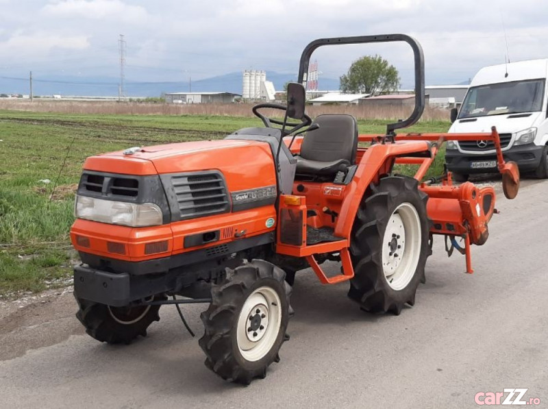 Tractor japonez Kubota GL 220DT ; 22cp ; 4x4, 5.294 eur CarZZ.ro