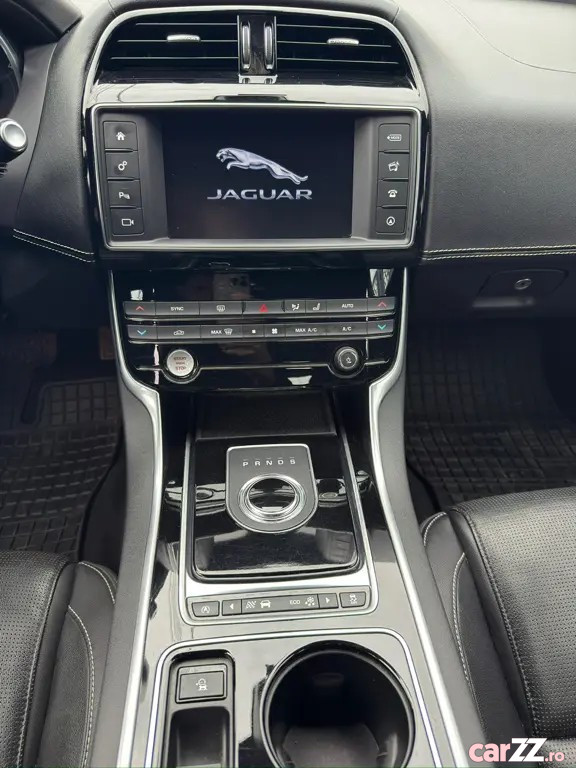 JAGUAR XE 2017