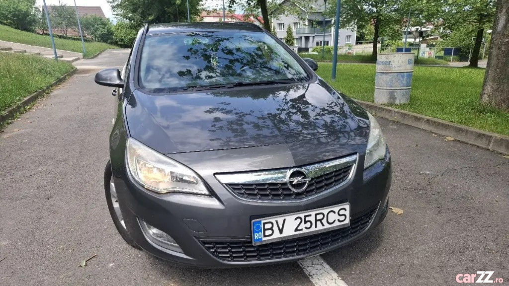 OPEL Astra 2012