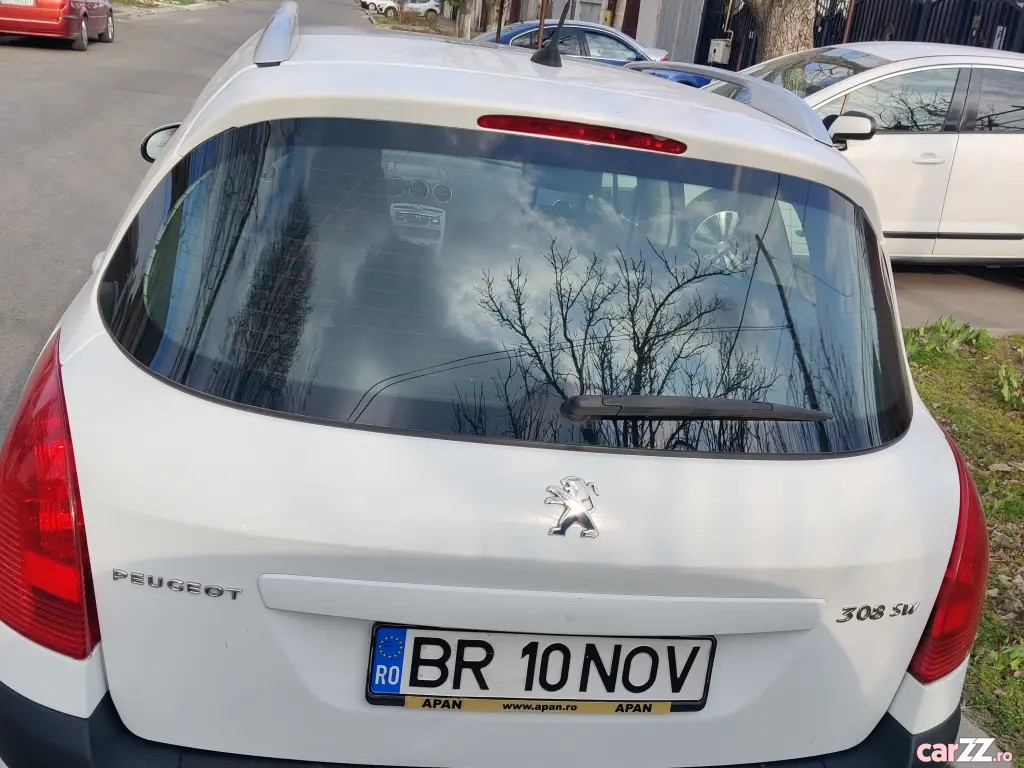 PEUGEOT 308