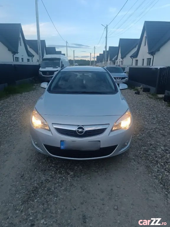 OPEL Astra 2011