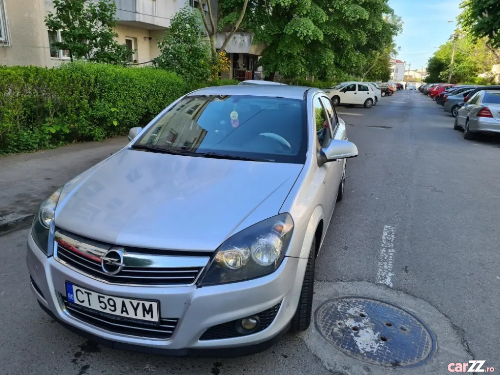 OPEL Astra 2011
