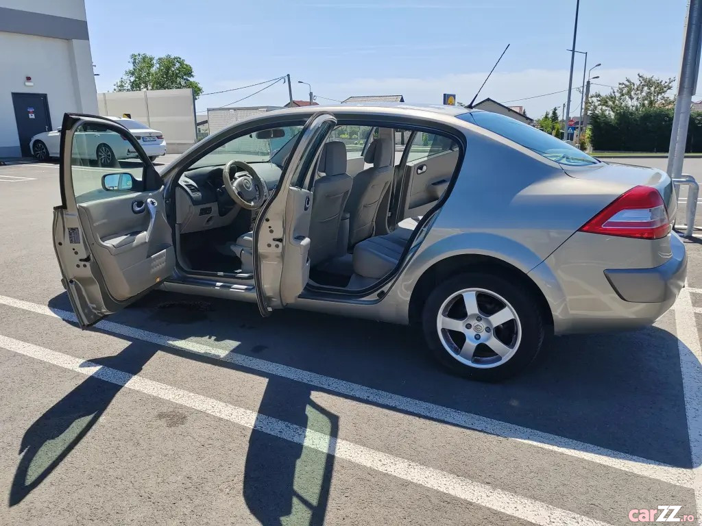 RENAULT Megane