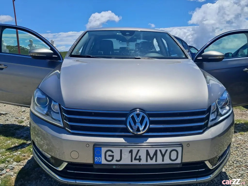 VOLKSWAGEN Passat 2012