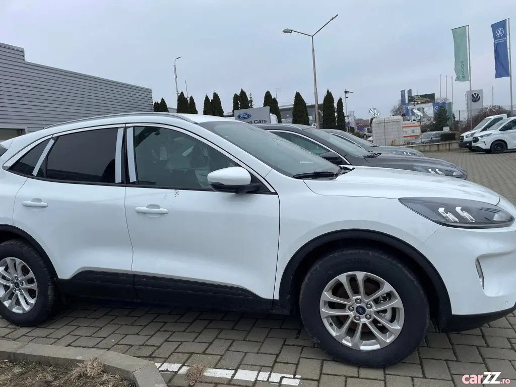 FORD Kuga 2023 — imagine 15