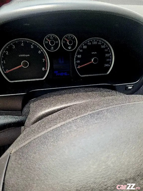 HYUNDAI i30 2010