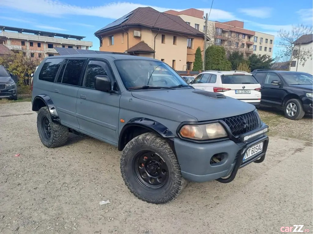 MITSUBISHI Pajero 2006
