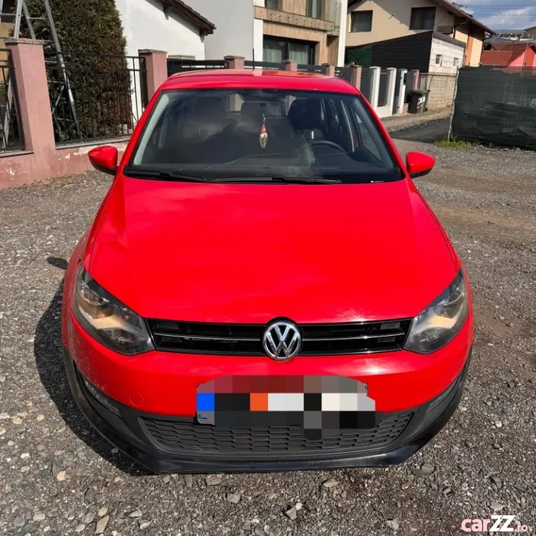 VOLKSWAGEN Polo 2013