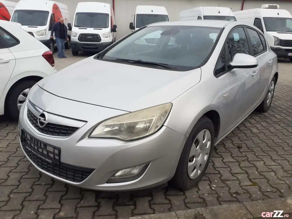 OPEL Astra 2010