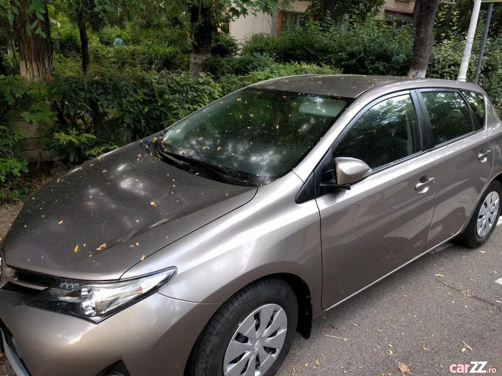 TOYOTA Auris
