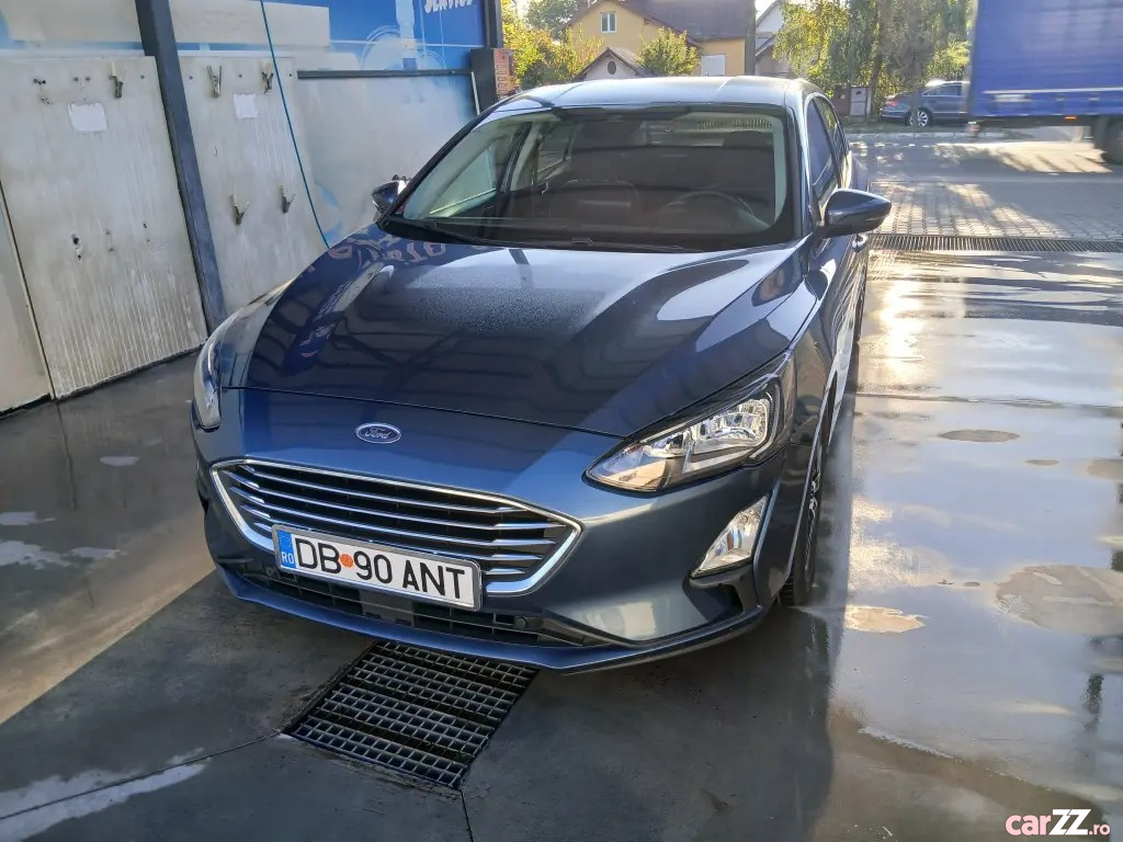 FORD Focus 2021 — imagine 8