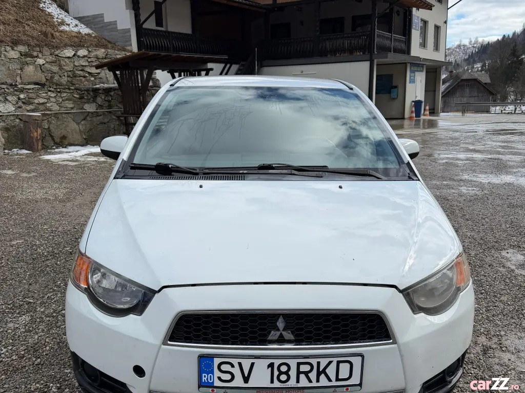 MITSUBISHI Colt