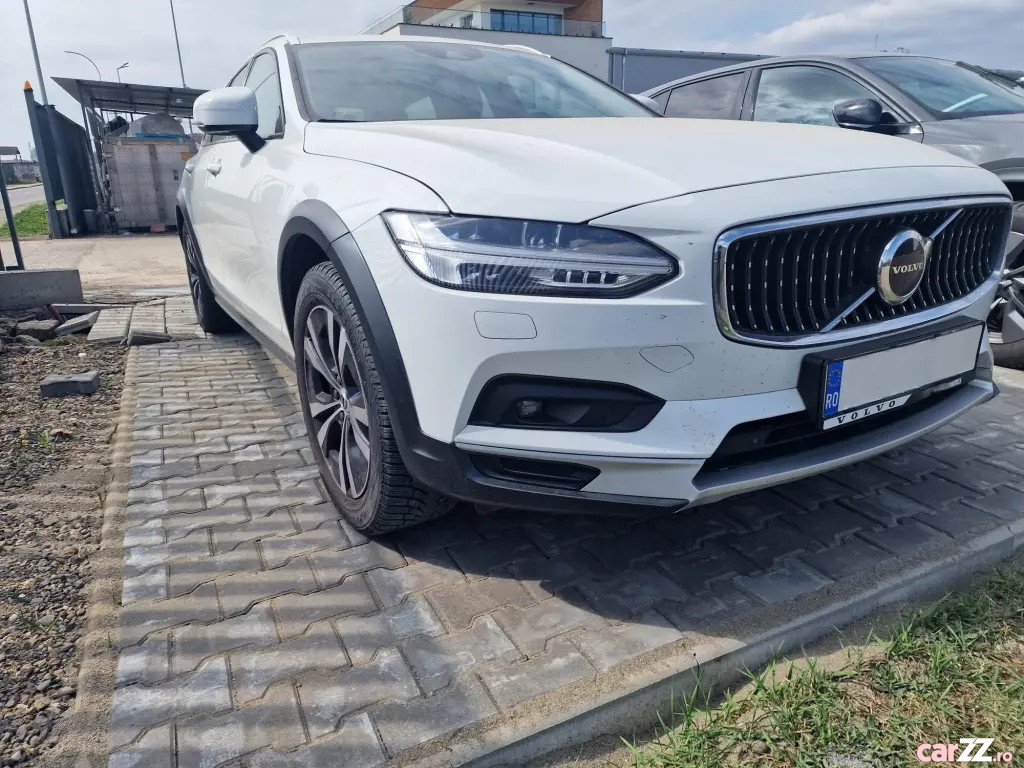 VOLVO V90 2021