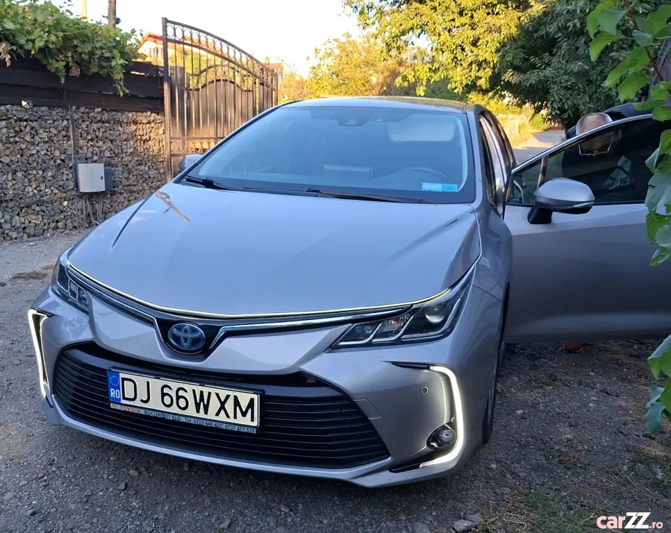 TOYOTA Corolla 2021 — imagine 9