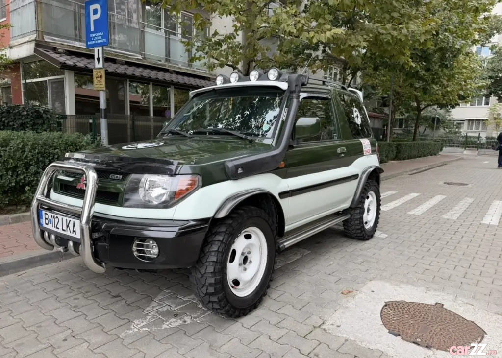 MITSUBISHI Pajero