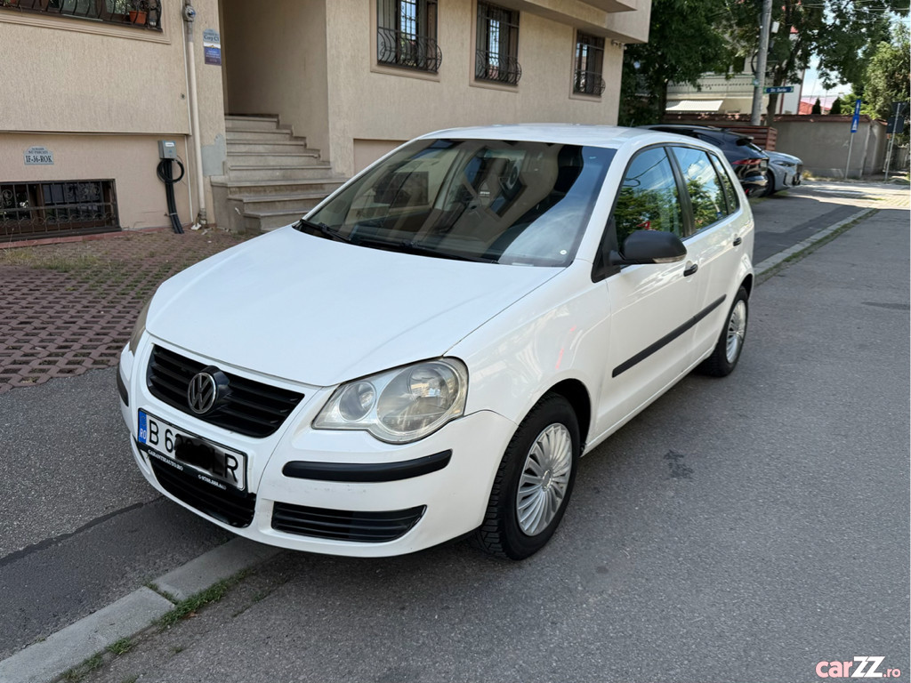 VOLKSWAGEN Polo