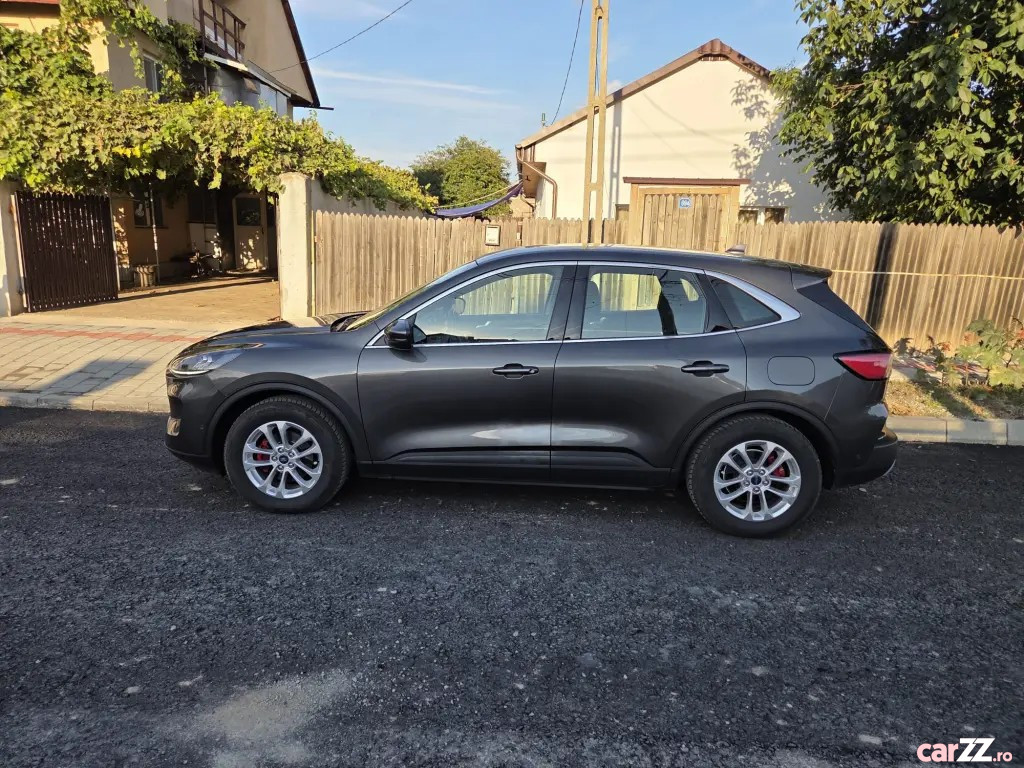 FORD Kuga 2020 — imagine 9
