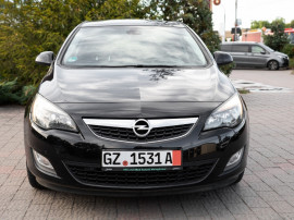 Opel astra 2011 17 110cp