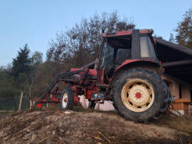 Tractor case internațional cu incarcator frontal