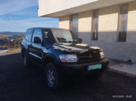 Mitsubishi pajero mk3