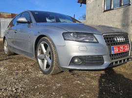 Audi a4 b8 S line.2.0 136cp