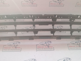 Grila bara fata Volkswagen Passat B8 2016