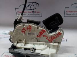 Broasca stanga spate Skoda Superb 3 Berlina 2016