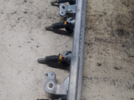 Rampa plus injectoare Dacia Duster 1.6 Benzina 2019