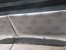 Grila bara fata BMW 118 2008