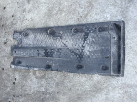 Scut lateral stanga Volkswagen Golf 6 1.6 Motorina 2010