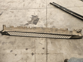 Prag stanga plastic BMW X5 E70 2008