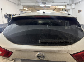 Luneta hayon Nissan Qashqai 2017