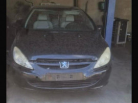 Dezmembrez Peugeot 307 coupe 1.6 benzina