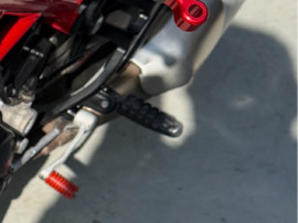 Moto Ducati Monster 695