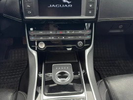 Jaguar xe 2017 R-sport