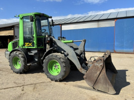 &Icirc;ncărcător frontal JCB 409 ZX, 2003, 6,0 tone
