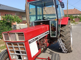 Tractor Ih 844
