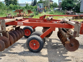 Disc agricol tractor în X, 3,9 m, talere de 53 cm