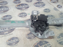 Macara geam dreapta fata Peugeot 2008 2016, 9816401680