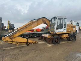 Dezmembrez excavator pe roti Liebherr A 902 Litronic