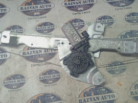 Macara geam dreapta fata Dacia Duster 2013