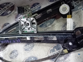 Macara geam dreapta fata Volkswagen Passat CC 2013