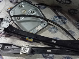Macara geam dreapta fata Volkswagen Golf 5 2006