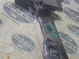 Macara geam dreapta fata Nissan Pulsar 2014