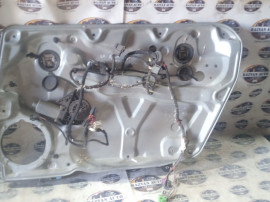 Macara geam dreapta fata Volkswagen Jetta 2012