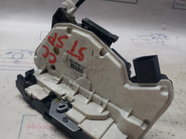 Broasca stanga spate Volkswagen Passat CC 2012