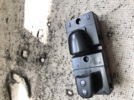 Butoane geamuri electrice Nissan Juke 1.6 Benzina 2015