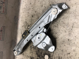 Macara geam stanga spate Dacia Duster 2014