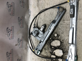 Macara geam stanga fata Renault Clio 3 2010